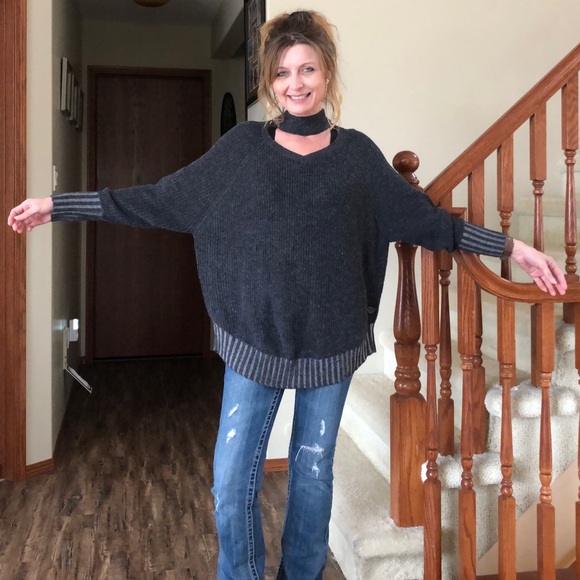 Oxygen knit sweater with neat neck line - Picture 2 of 11